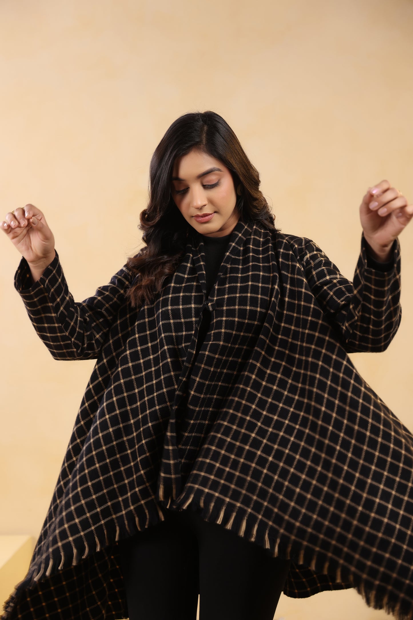 Women's Full Sleeve Woolen Checkered Shrug Cardigan | Black Check