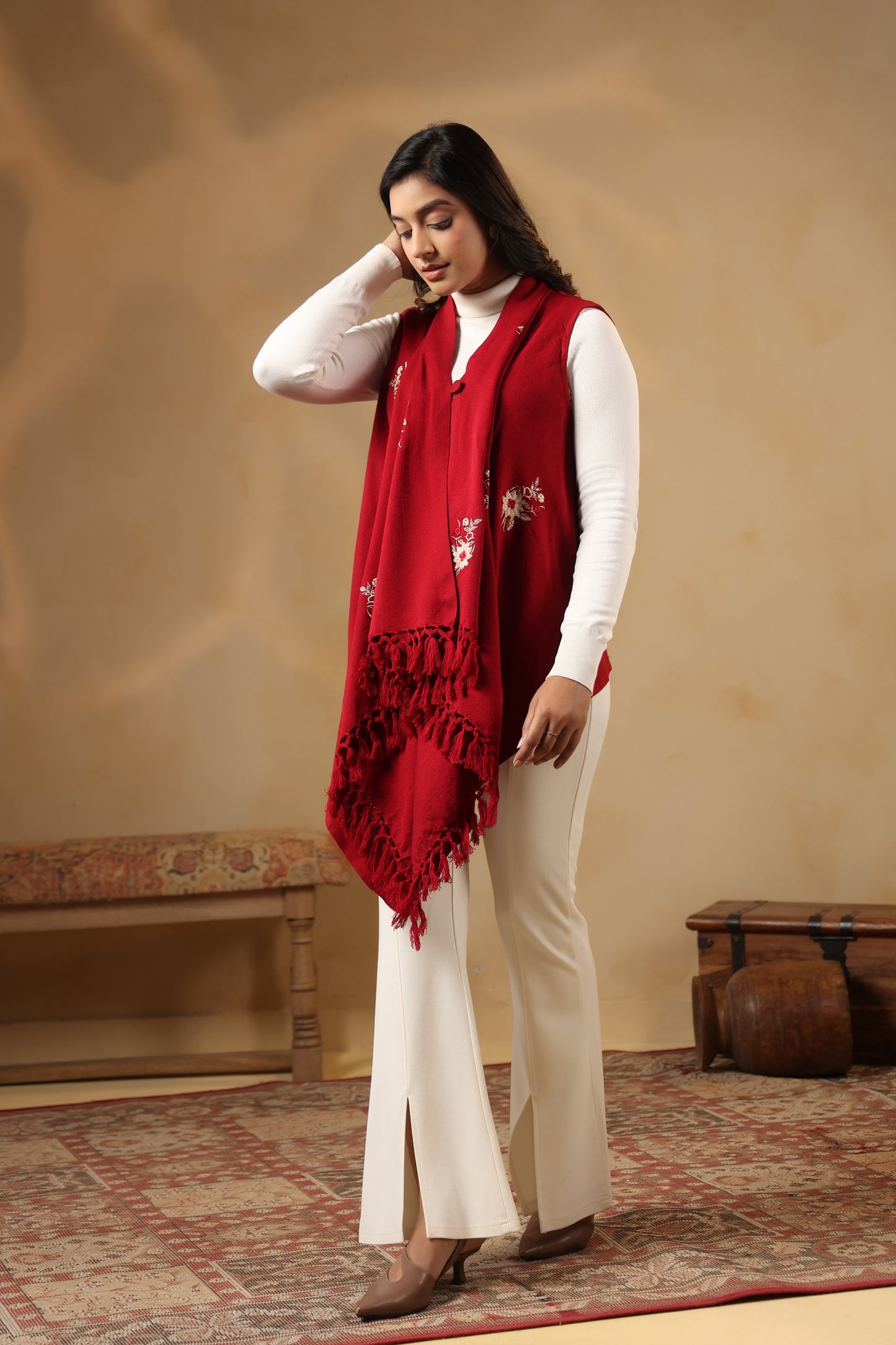 Women's Sleeveless Floral Zari Embroidery Shrug Cardigan | Red