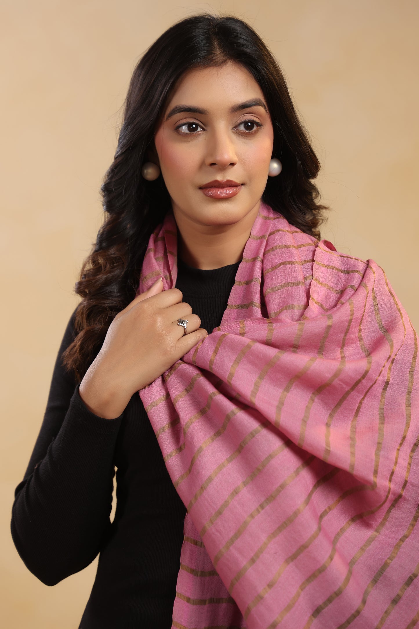 Fine Wool Horizontal Zari Stripes Stole | Pink