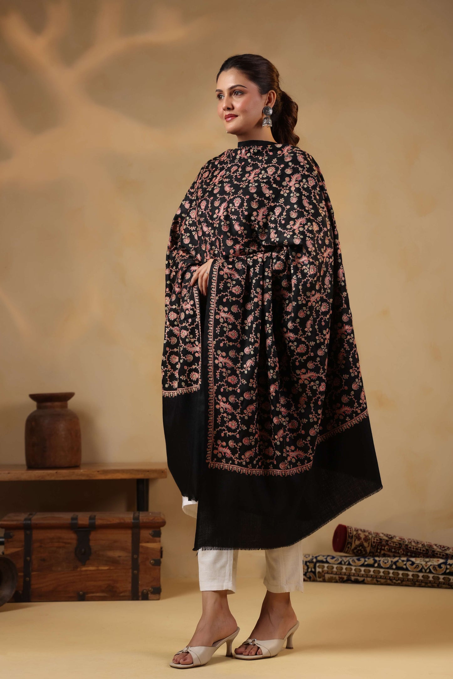 Kashmiri Sozni Floral Embroidery Shawl | Black