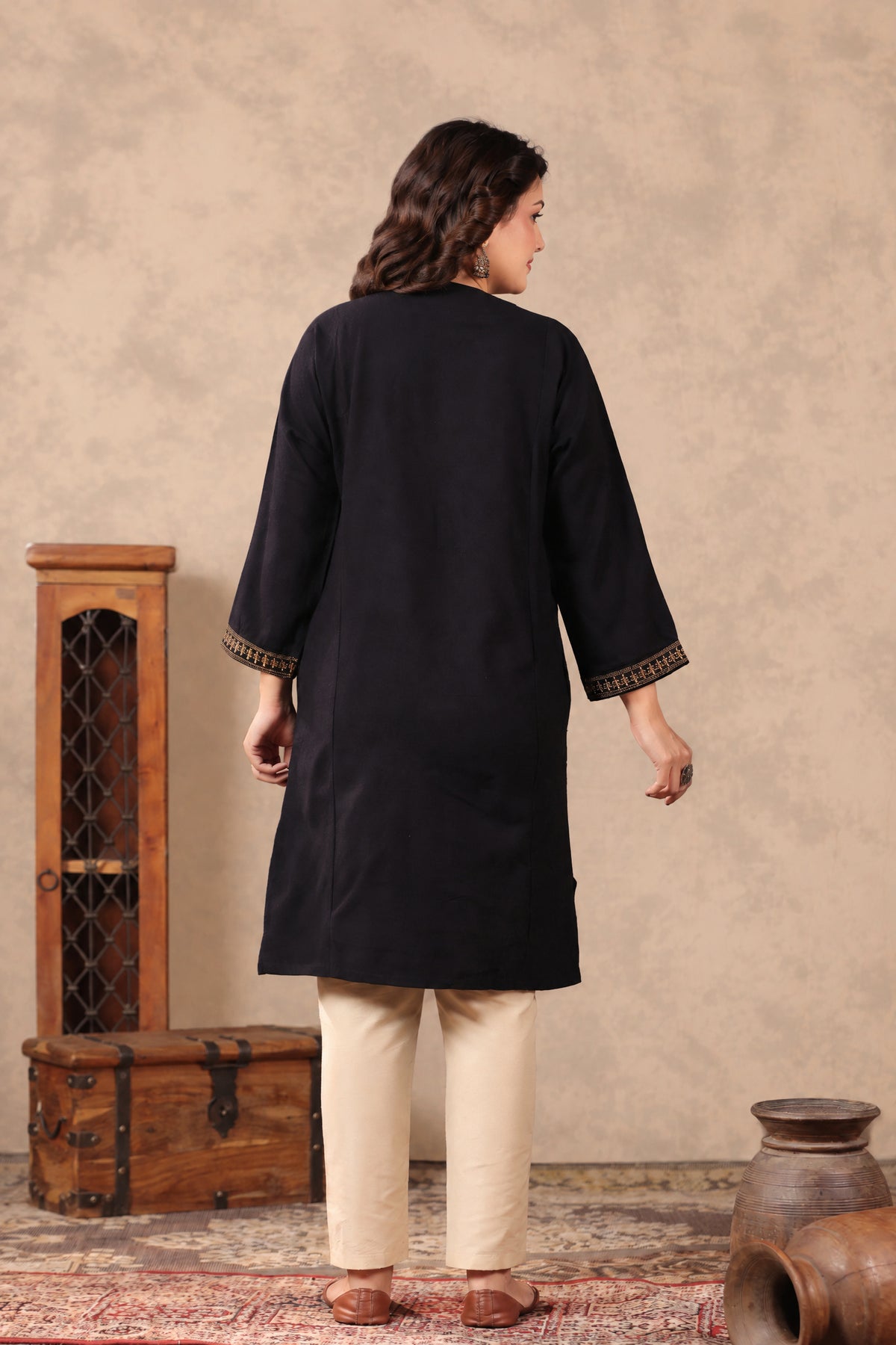Heavy Zari Embroidery Kashmiri Pheran | Black - view 2