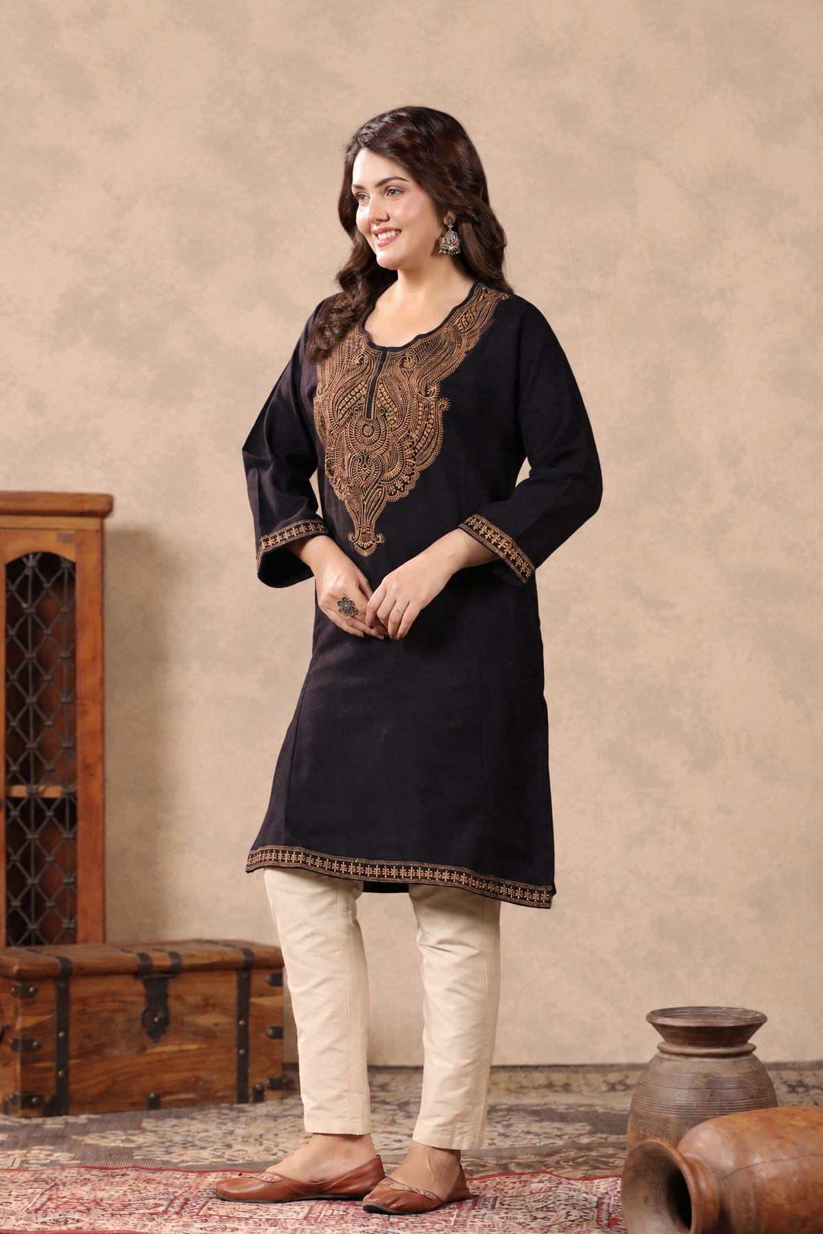 Heavy Zari Embroidery Kashmiri Pheran | Black - view 3