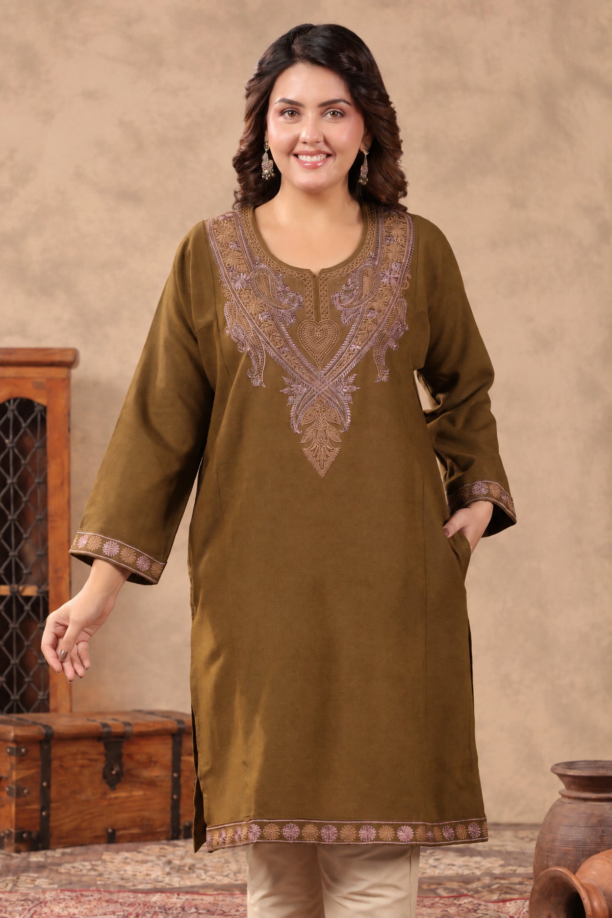 Floral Zari Embroidery Kashmiri Pheran | Tobacco Brown