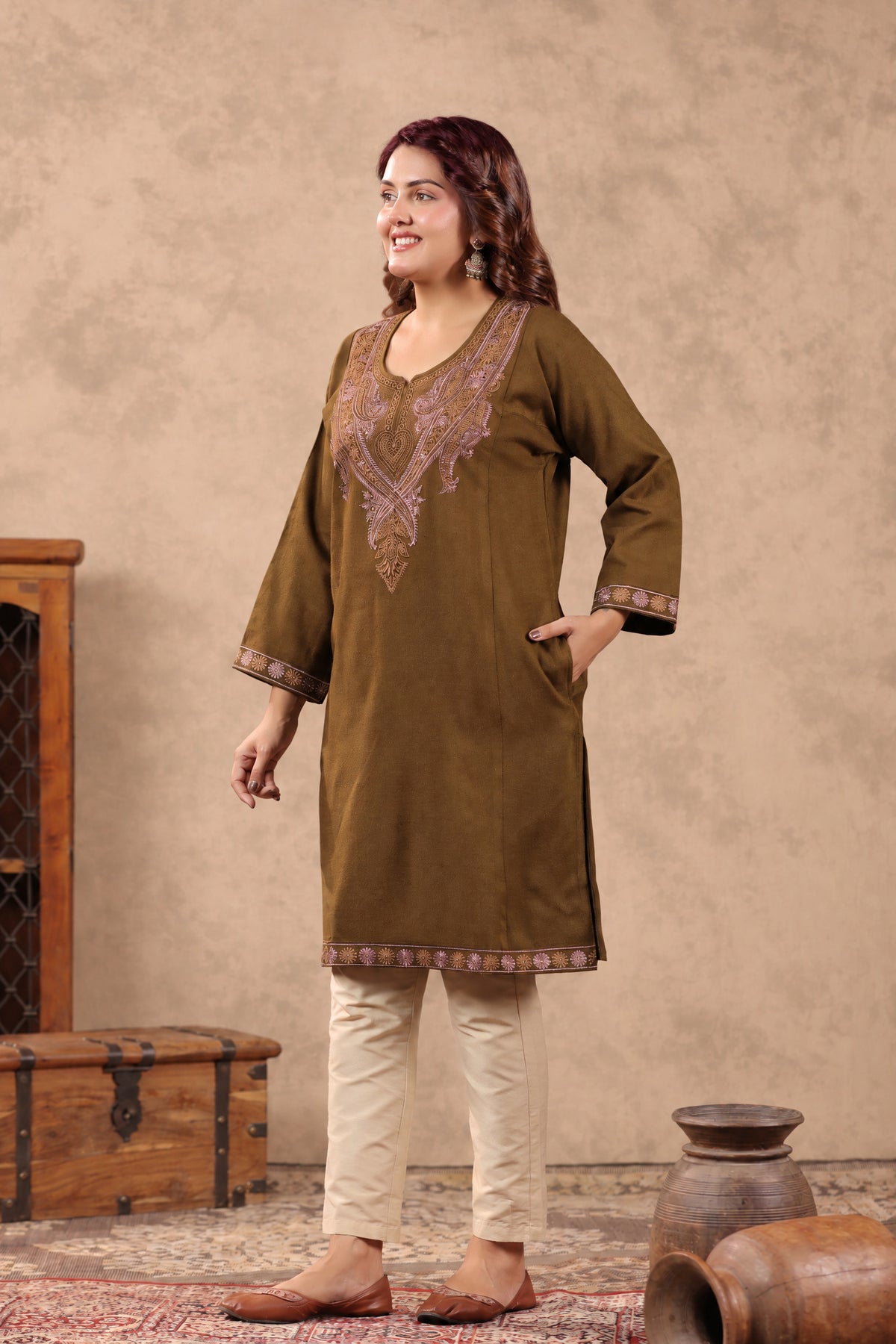 Floral Zari Embroidery Kashmiri Pheran | Tobacco Brown - view 4