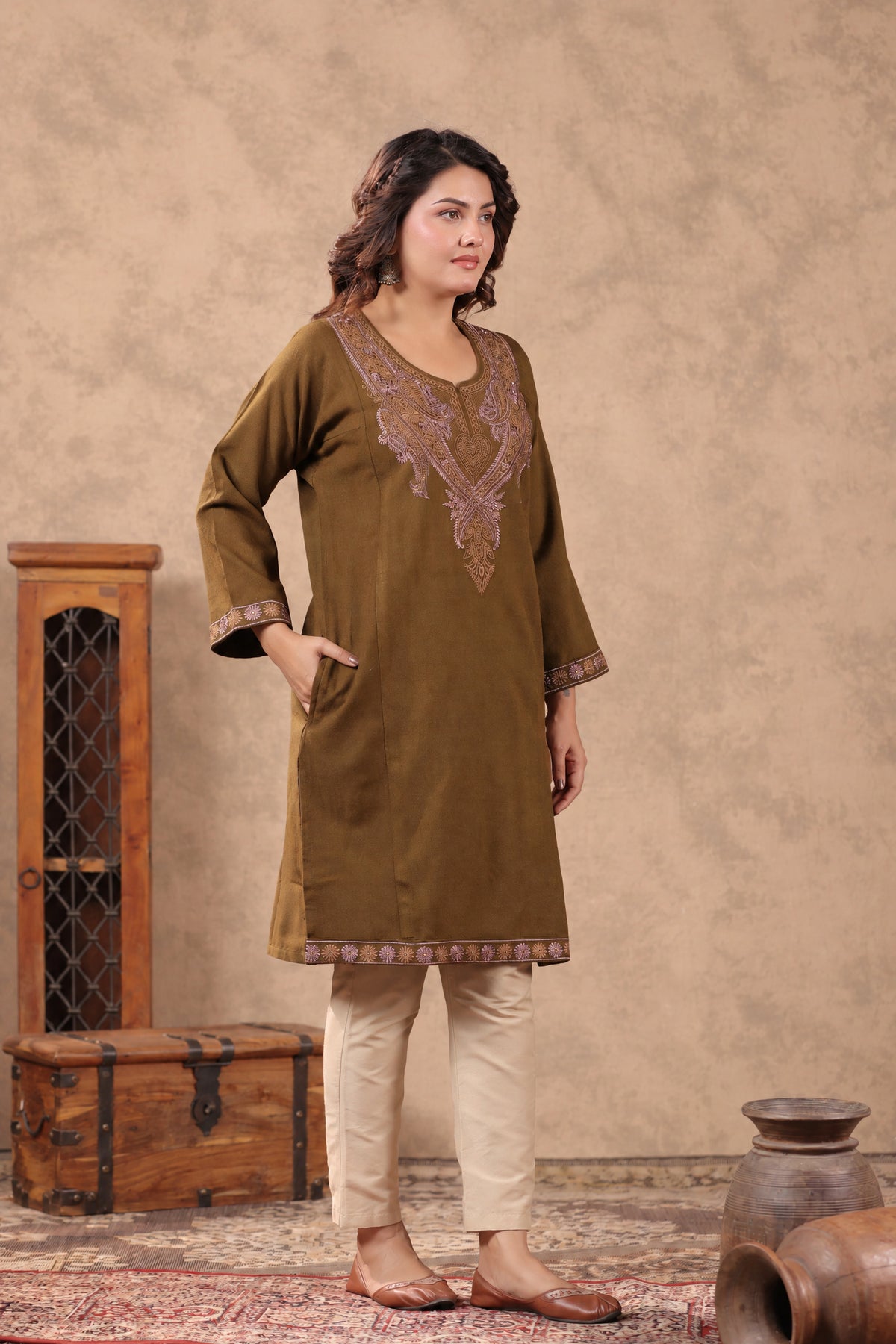 Floral Zari Embroidery Kashmiri Pheran | Tobacco Brown - view 5