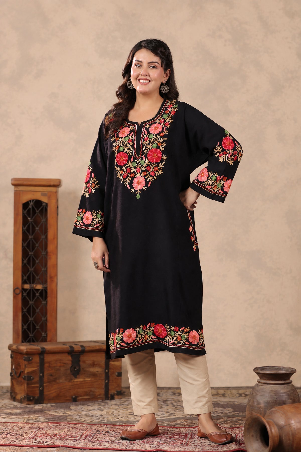 Floral Border Aari Embroidery Kashmiri Pheran | Black - view 5