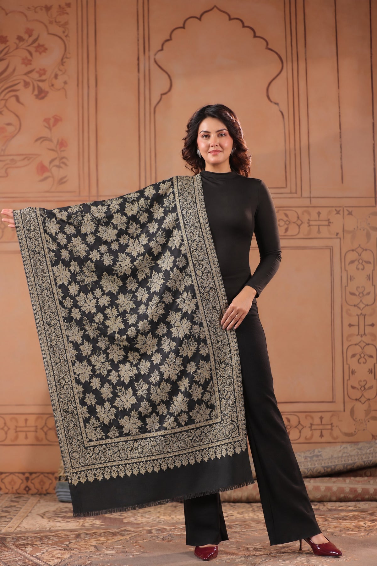 Kani Chinar Zari Woven Stole for Women Black - image 2