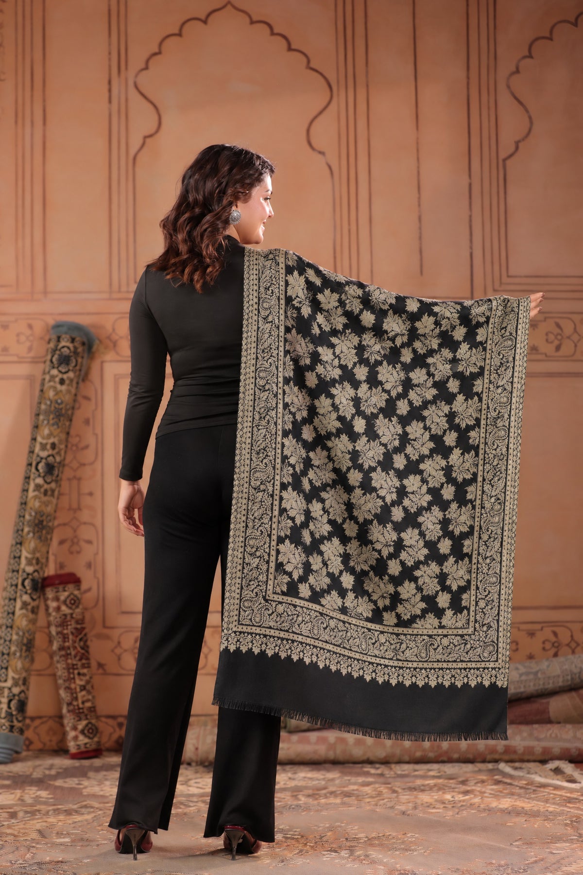 Kani Chinar Zari Woven Stole for Women Black - image 3