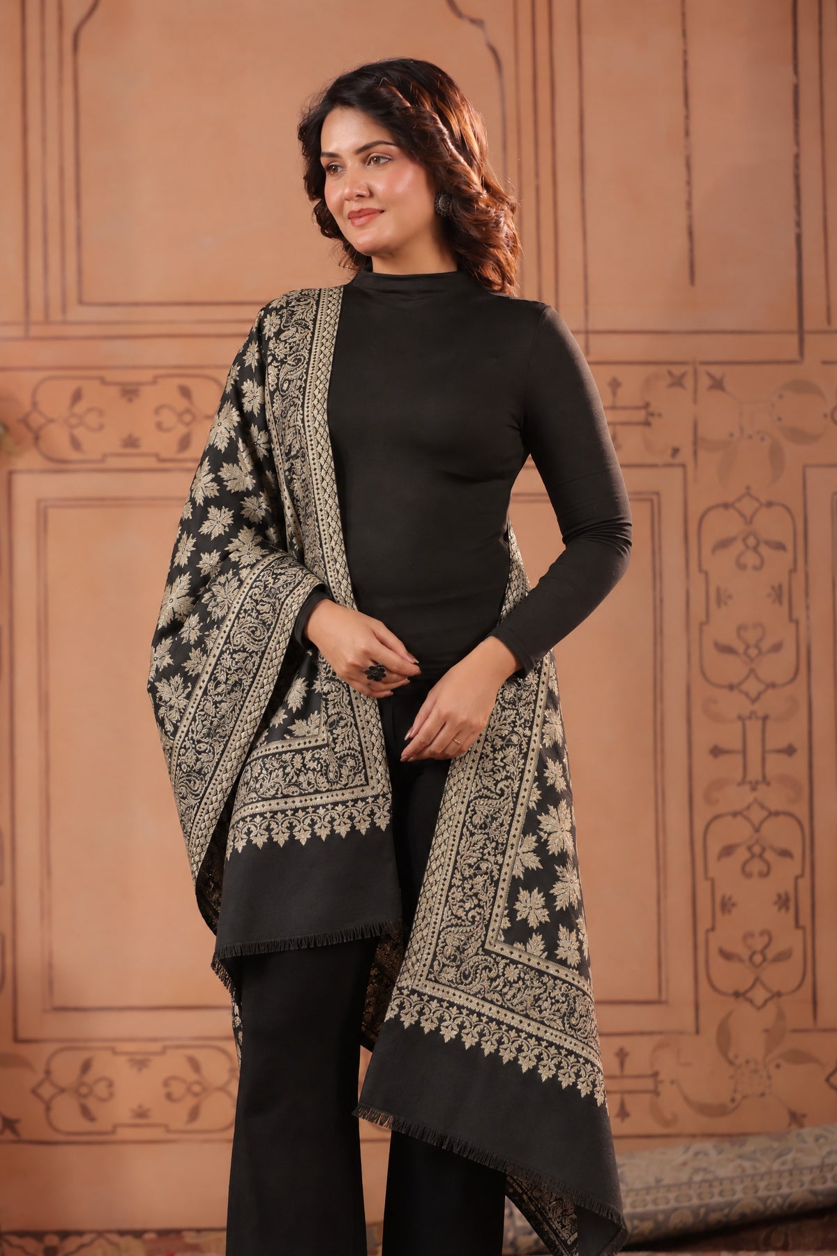 Kani Chinar Zari Woven Stole for Women Black - image 5