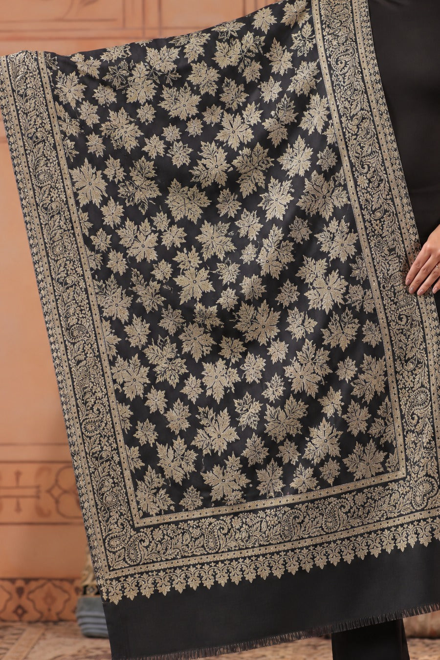 Kani Chinar Zari Woven Stole for Women Black - image 6