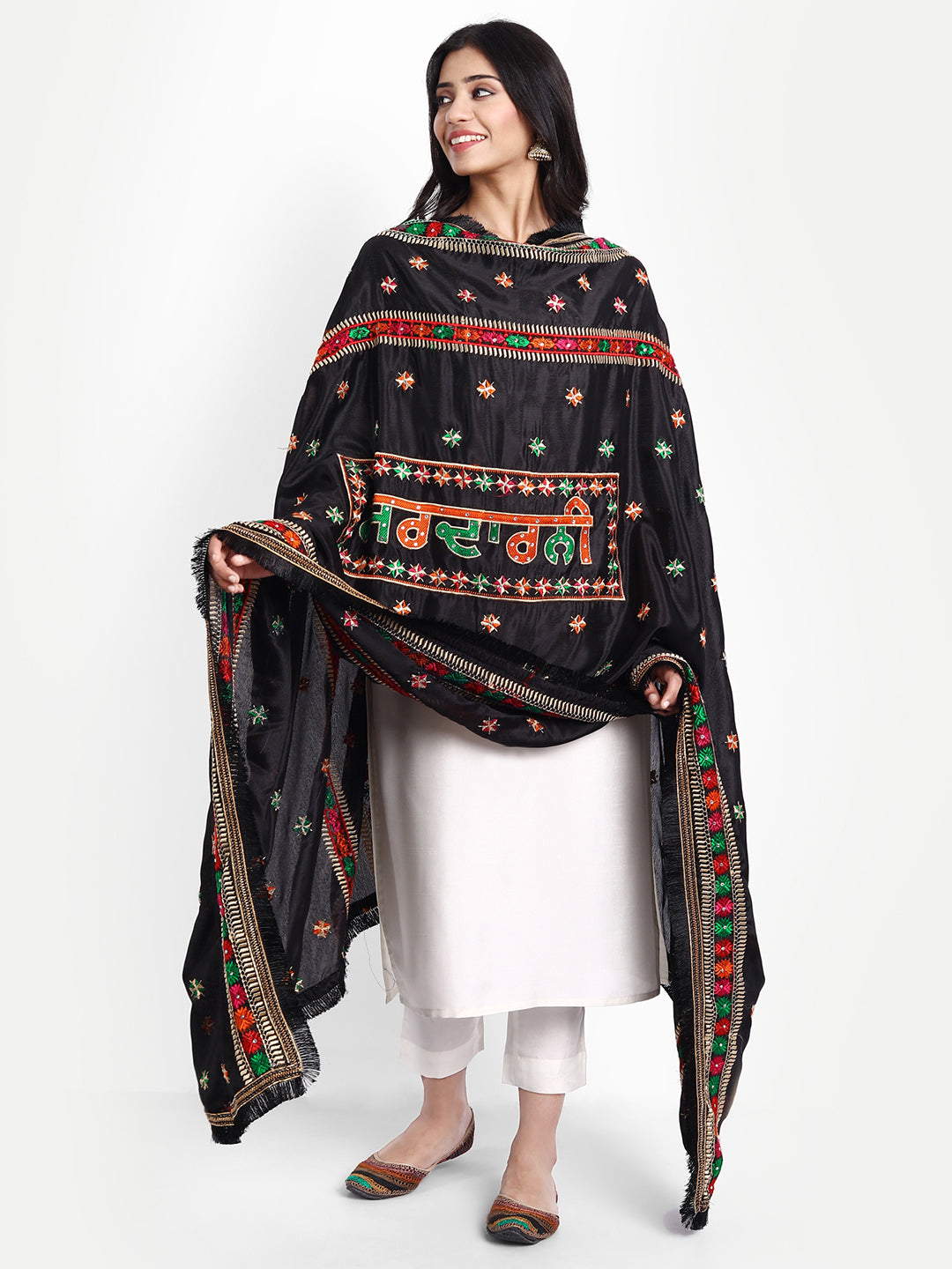 Punjabi Phulkari Embroidered Dupatta Sardarni | Black - Zamour