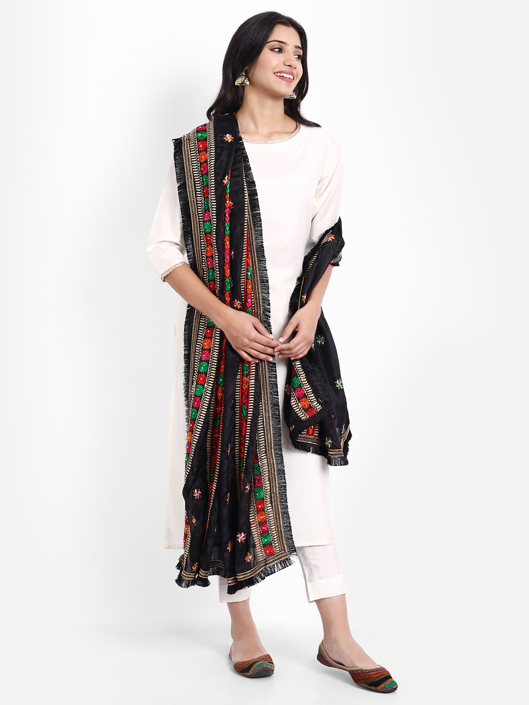 Punjabi Phulkari Embroidered Dupatta Sardarni | Black - Zamour